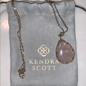 Kendra Scott necklace